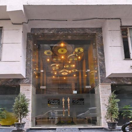 Hotel Nityaa Suites New Delhi Exteriör bild