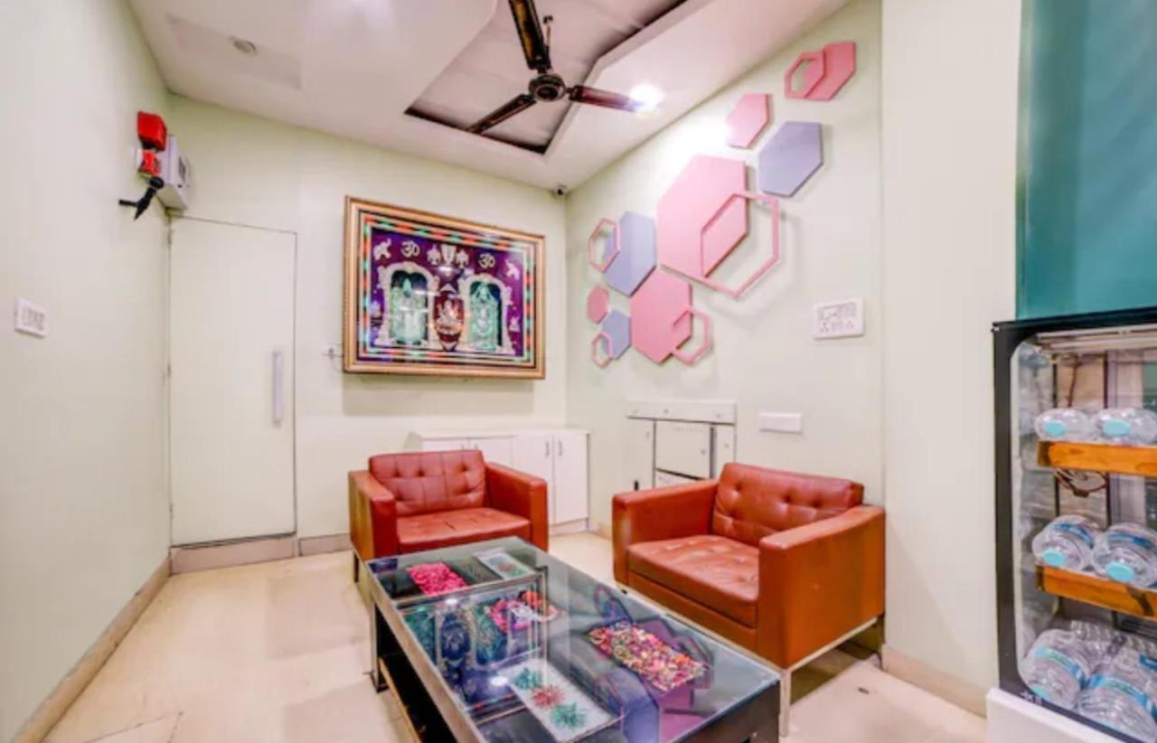 Hotel Nityaa Suites New Delhi Exteriör bild