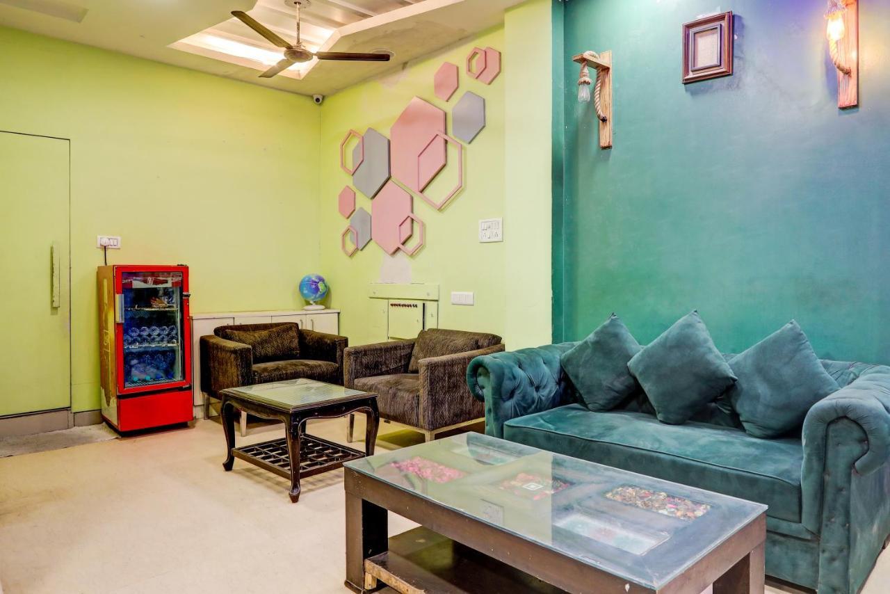 Hotel Nityaa Suites New Delhi Exteriör bild