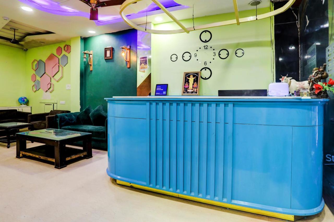 Hotel Nityaa Suites New Delhi Exteriör bild
