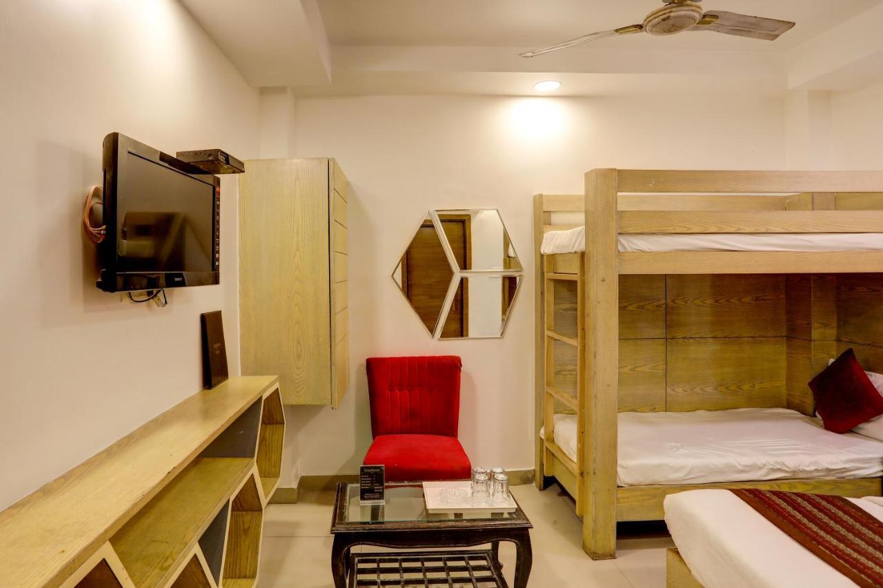Hotel Nityaa Suites New Delhi Exteriör bild