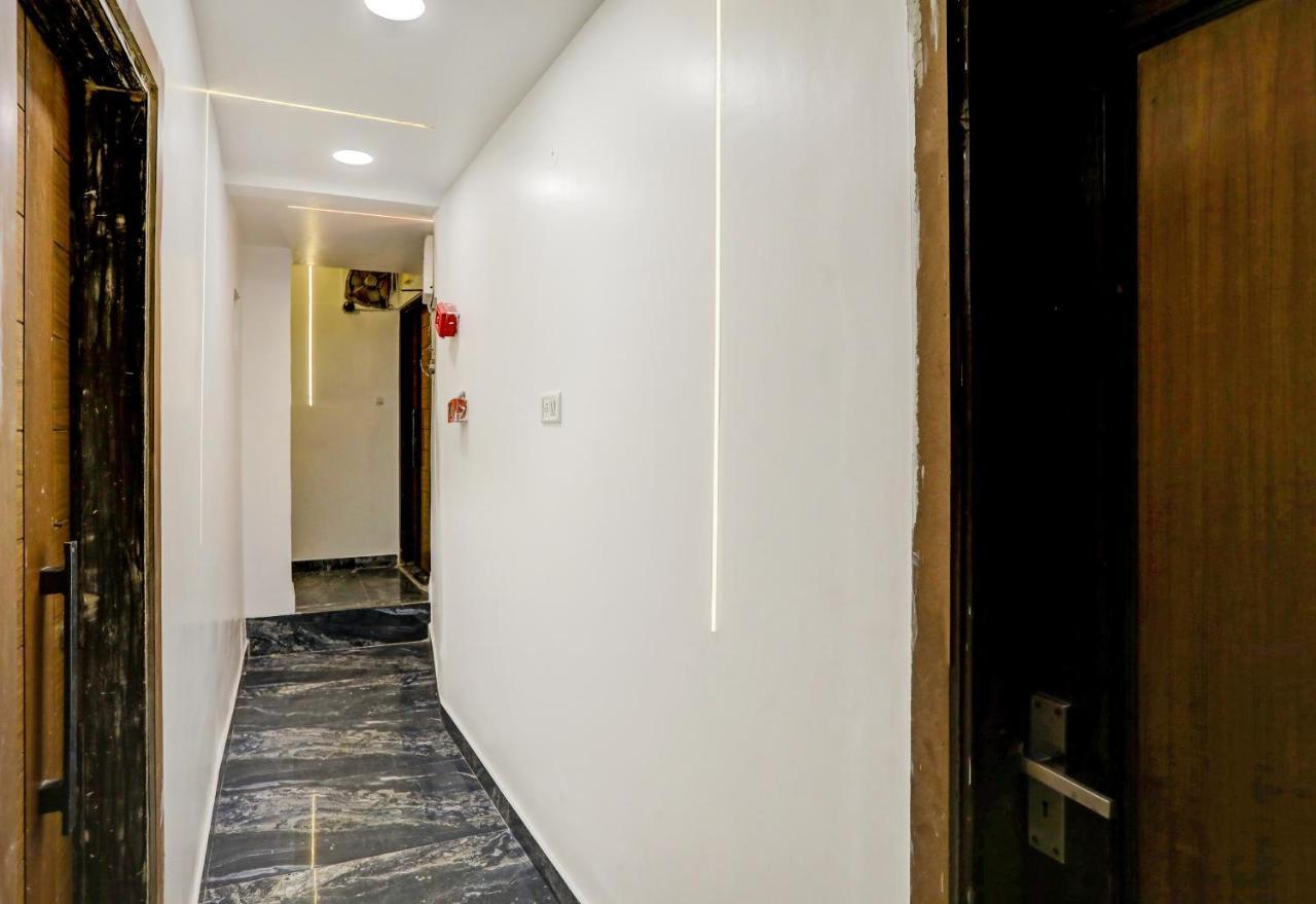 Hotel Nityaa Suites New Delhi Exteriör bild