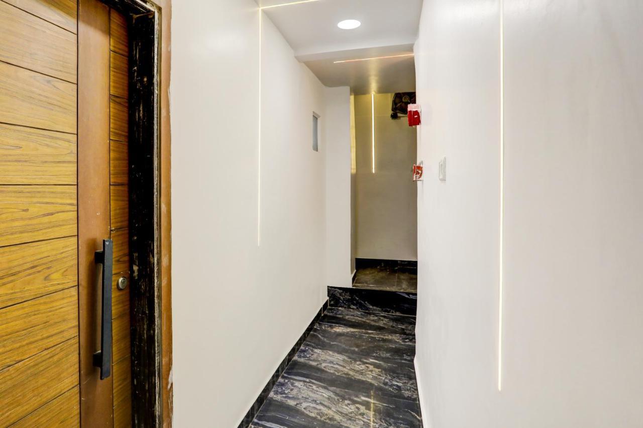 Hotel Nityaa Suites New Delhi Exteriör bild