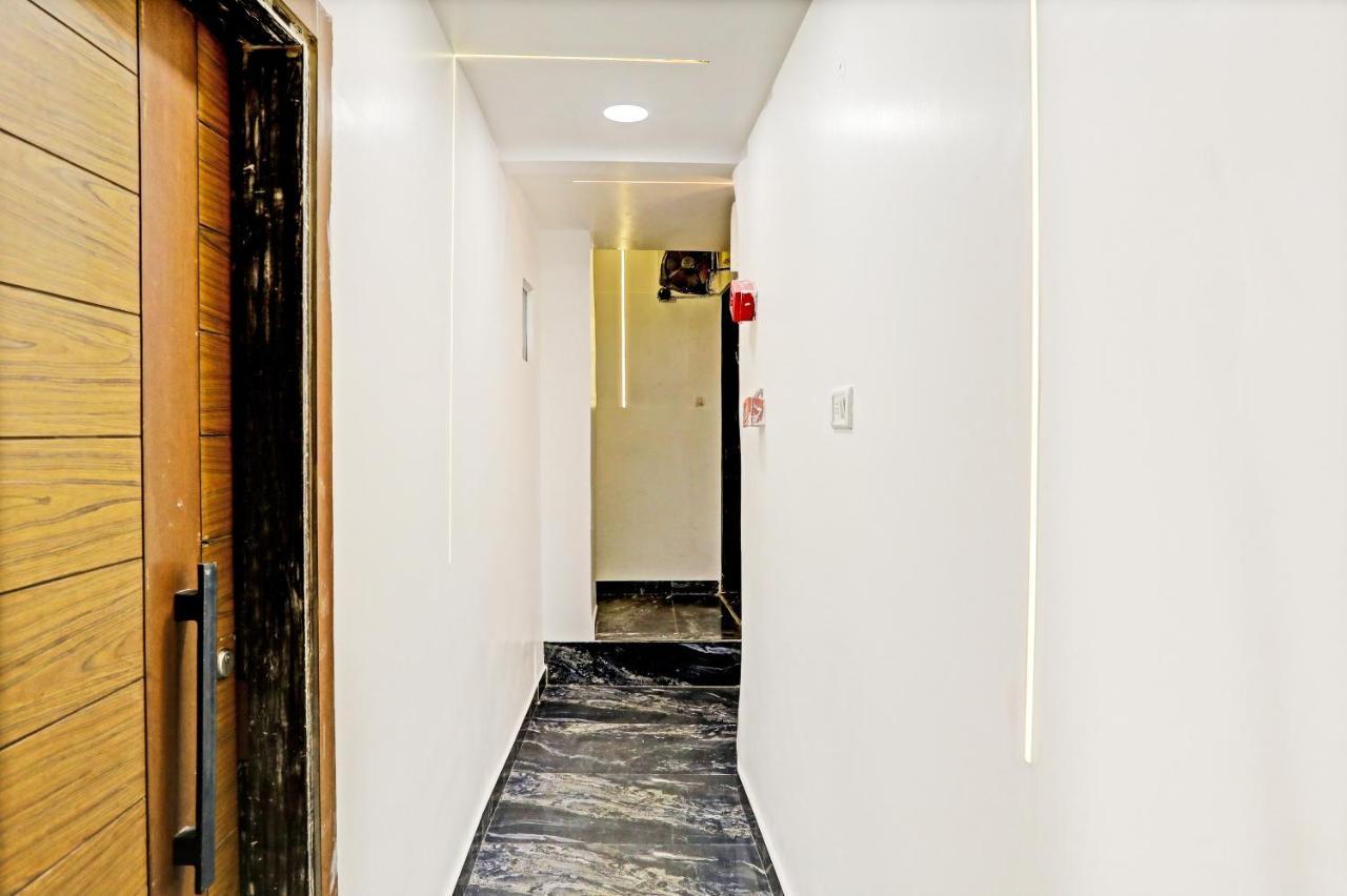 Hotel Nityaa Suites New Delhi Exteriör bild