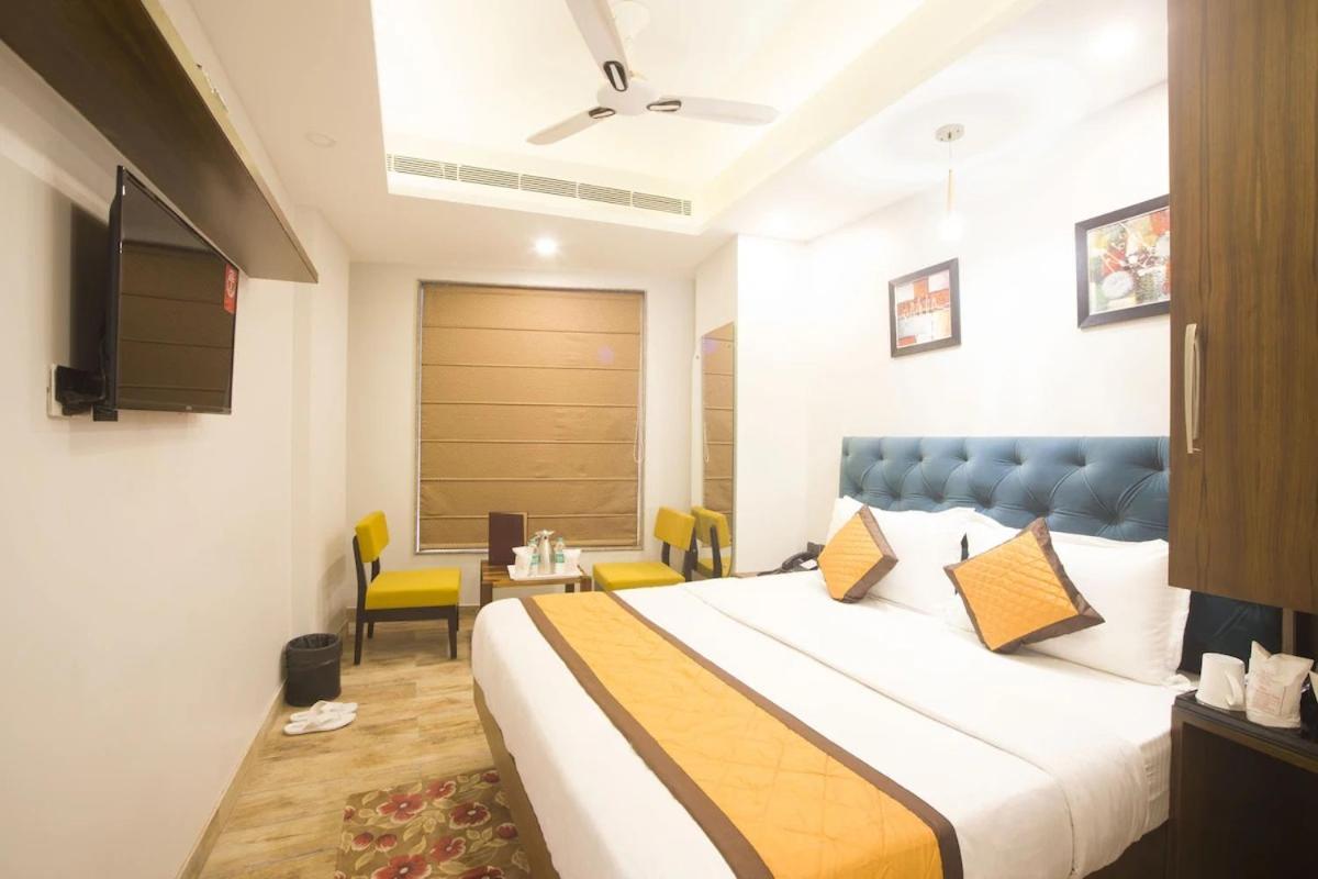 Hotel Nityaa Suites New Delhi Exteriör bild