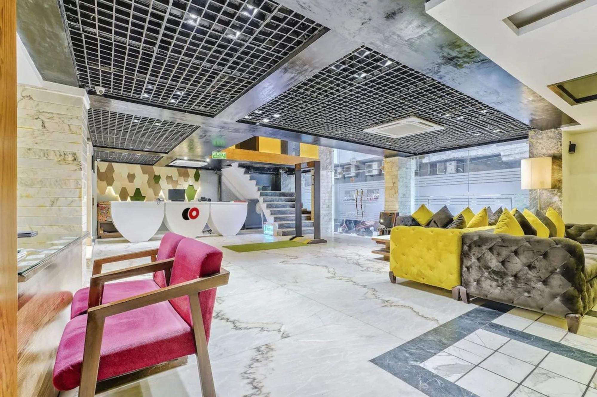 Hotel Nityaa Suites New Delhi Exteriör bild